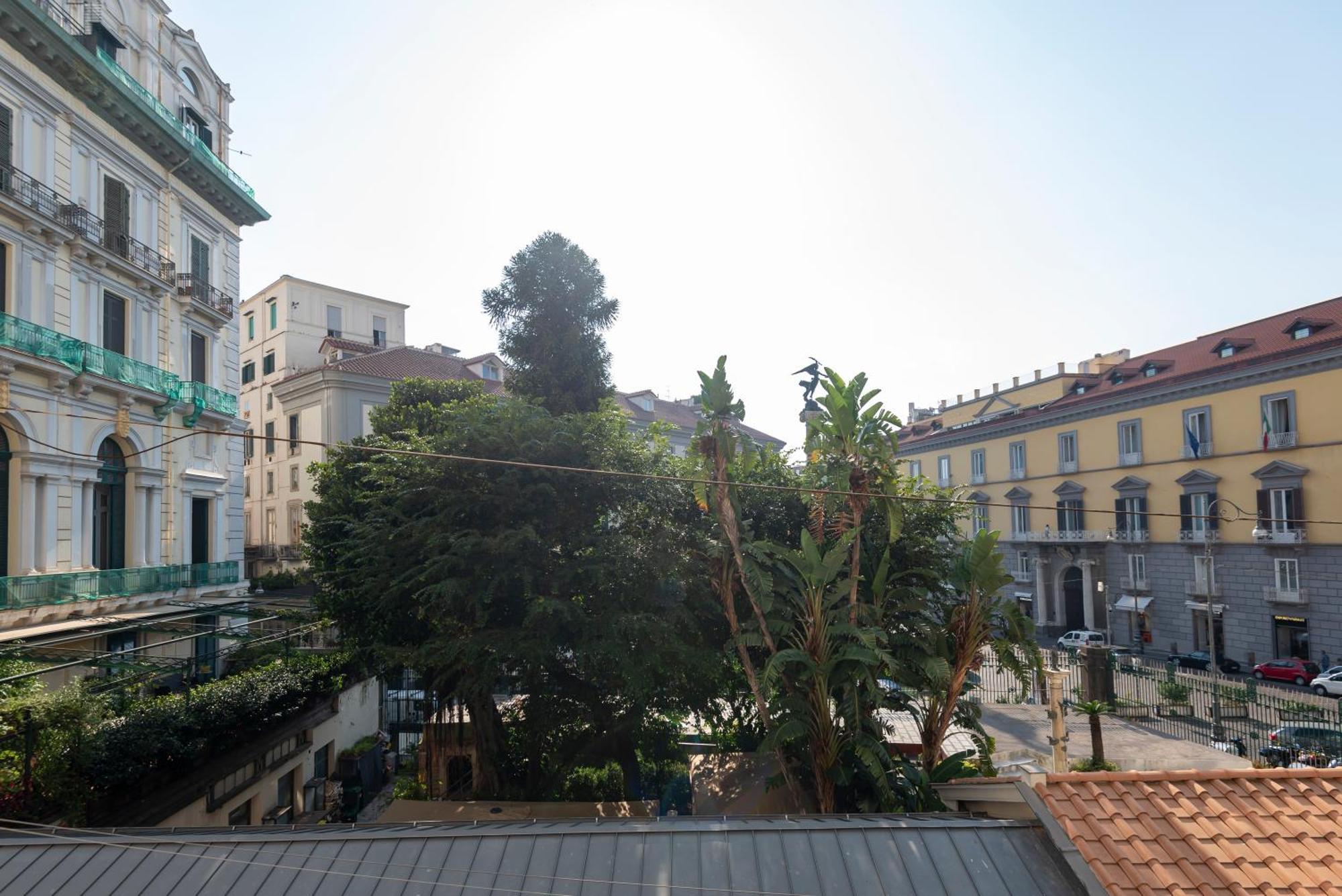 Well Suites - Piazza Dei Martiri 那不勒斯 外观 照片